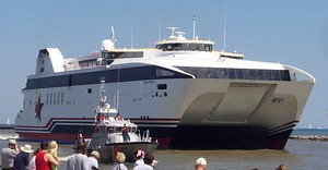 fastferry-20040808.jpg