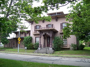 Brewster-Burke House.jpg