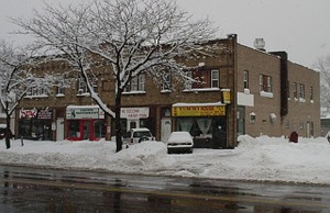 Yummy House in snow 20100227.jpg